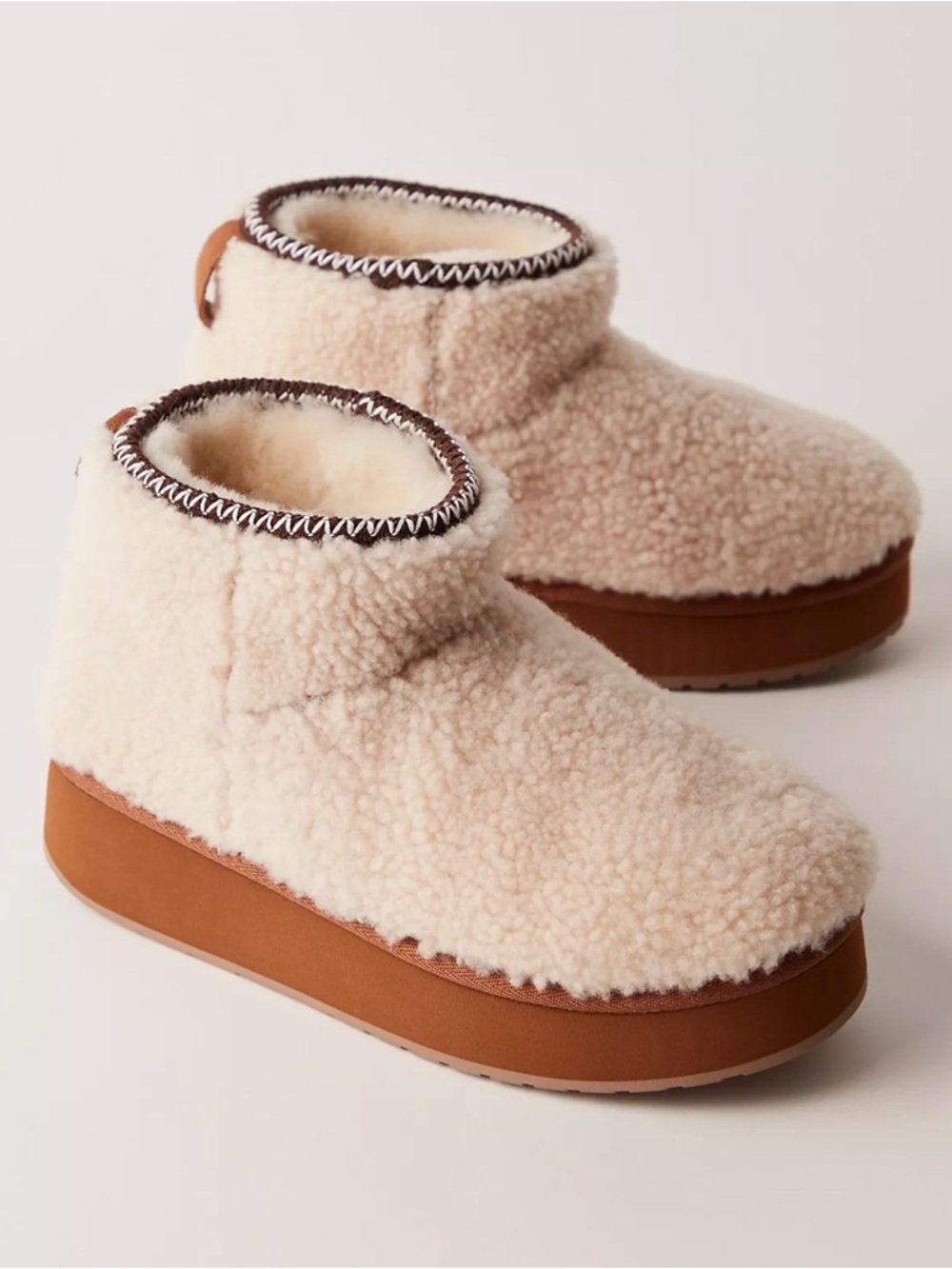 EMU Australia Stinger Micro Teddy Platform Boots Natural Size 9 NIB